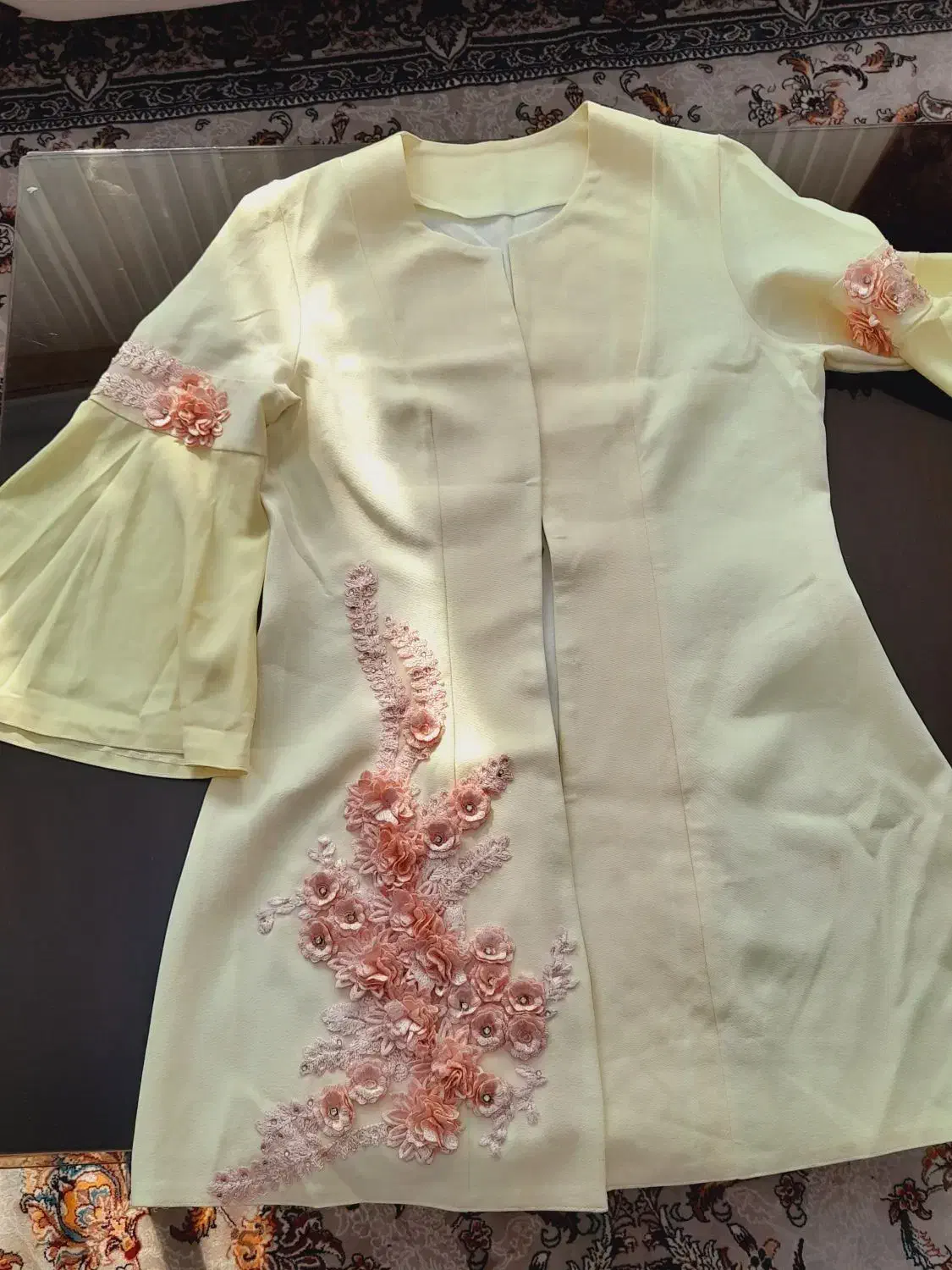 فروش انواع مانتو۲۰۰تومن|لباس|هشتگرد, فاز ۲ مهستان|دیوار