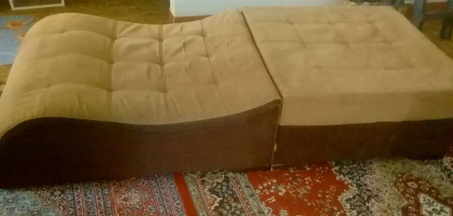 یک عددمیزوسط پارچه ای جیر خردلی ویک عددنشیمن|مبلمان خانگی و میز عسلی|تالش, تالش|دیوار