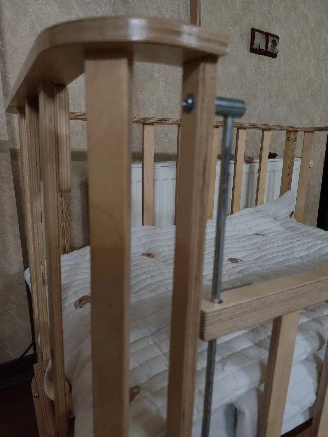 تخت کنار مادر گهواره|تخت و سرویس خواب|قم, باجک یک|دیوار