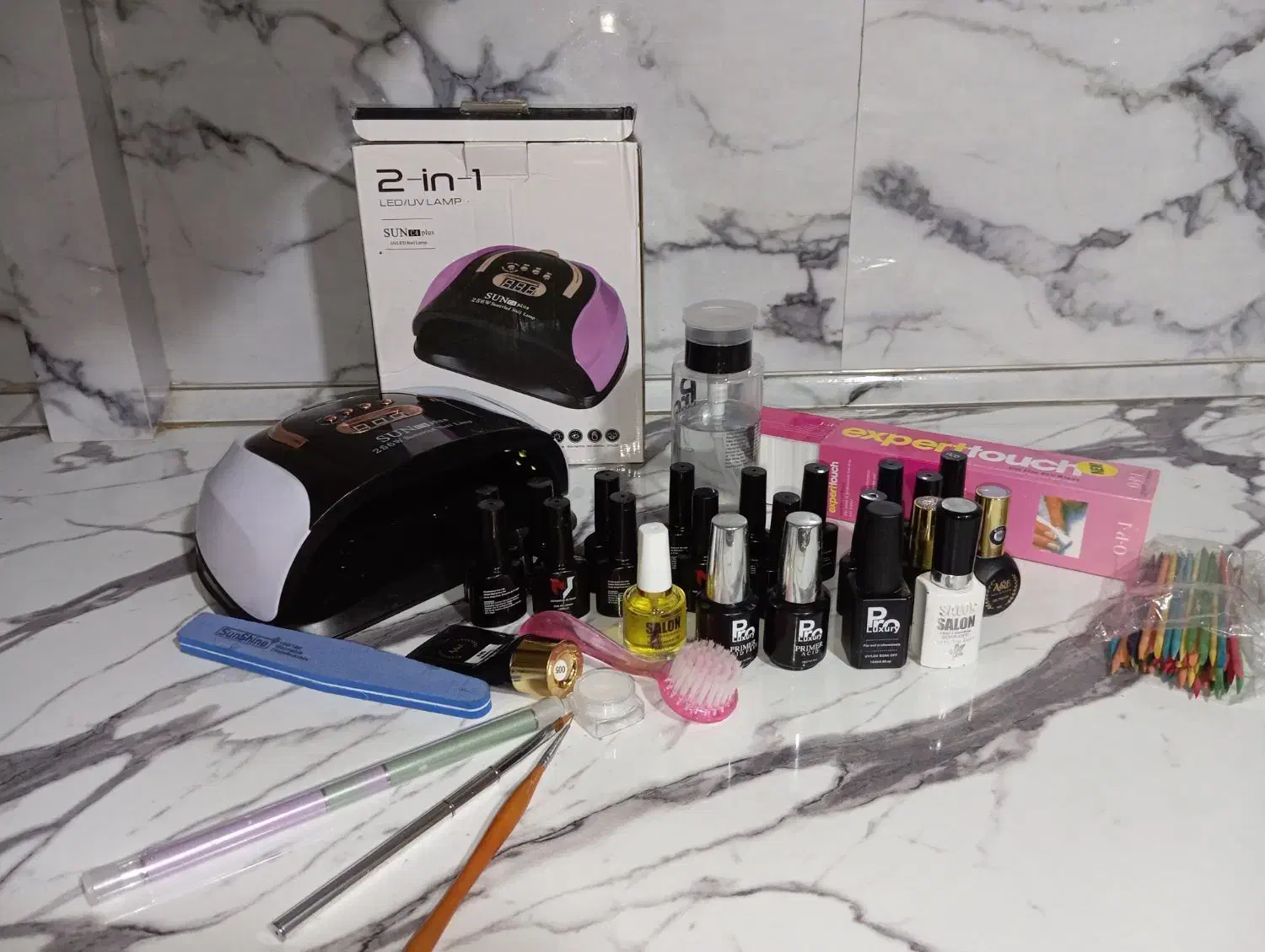 یووی در حد نو با کارتن و تعدادی لوازم کاشت ناخن|آرایشی، بهداشتی، درمانی|ابهر, |دیوار