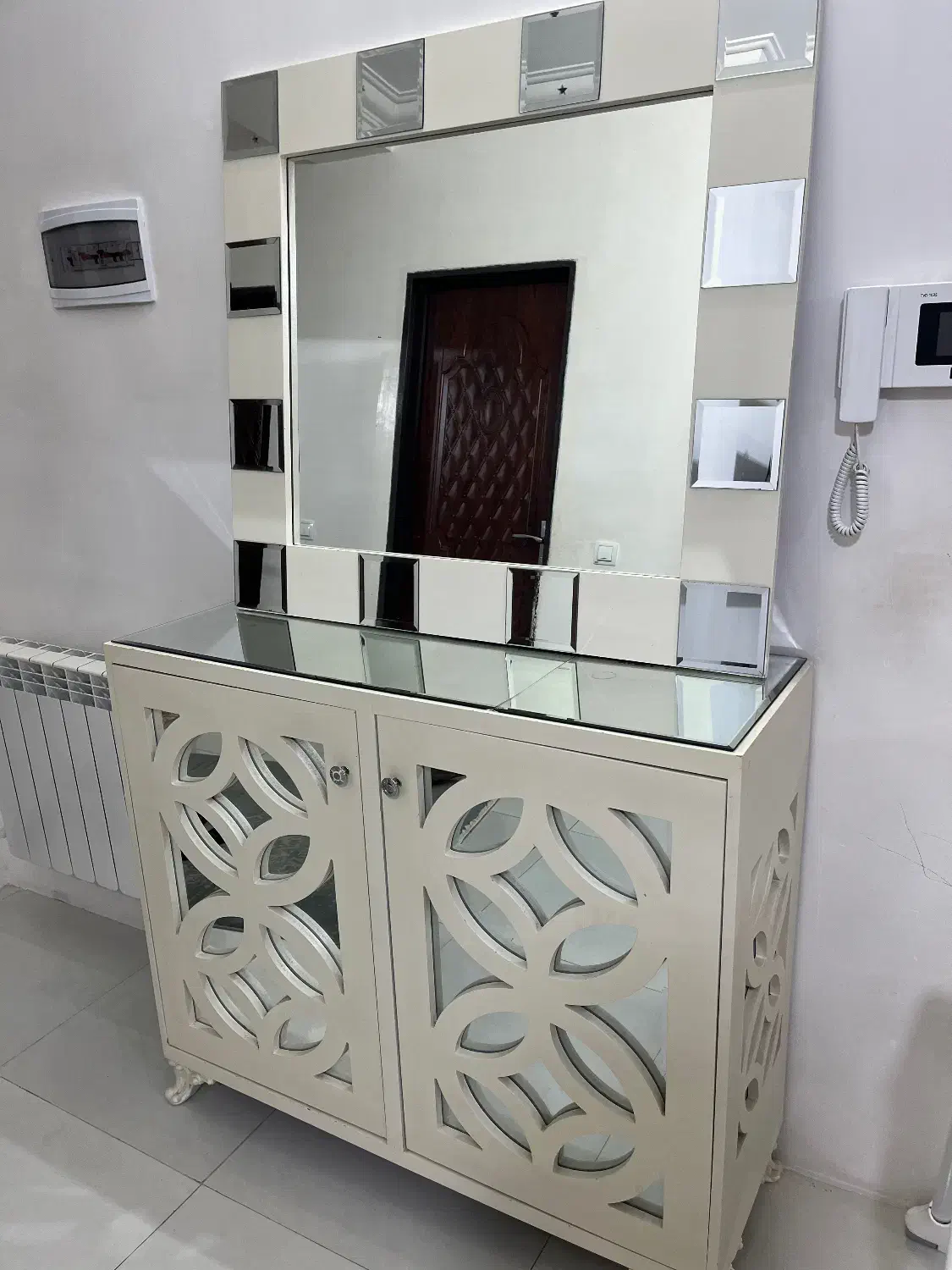 آینه و کنسول|بوفه، ویترین، کنسول|بجنورد, |دیوار