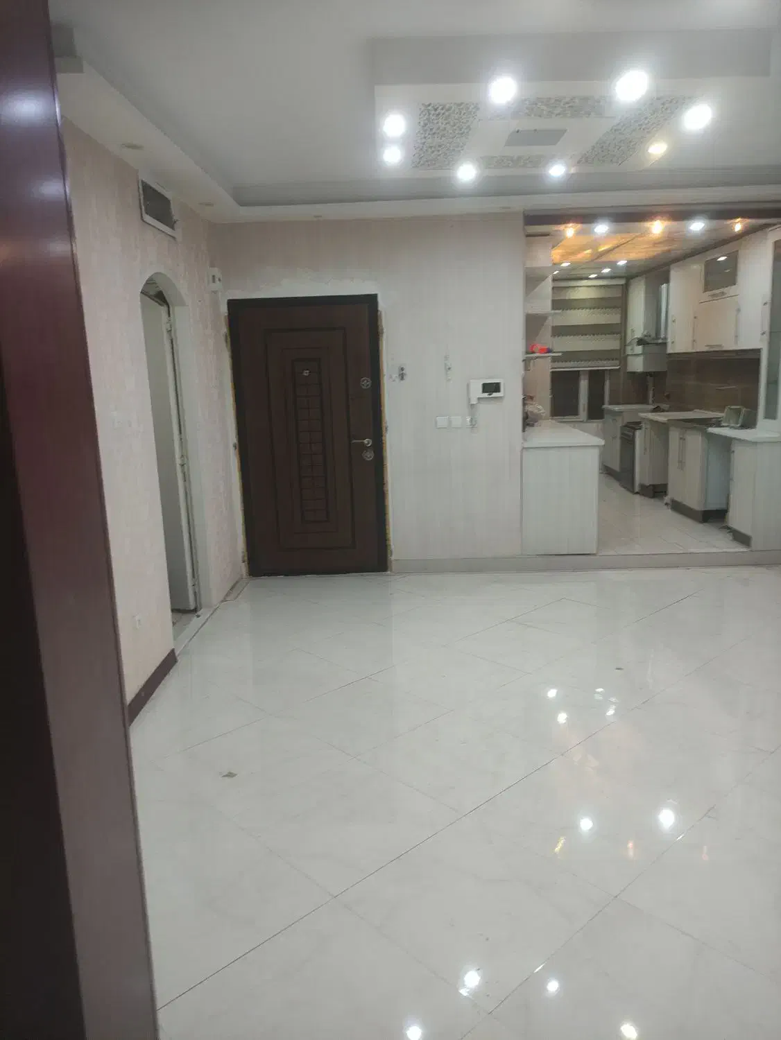 اجازه اپارتمان ۸۰ متری حیاط دار فلکه سوم