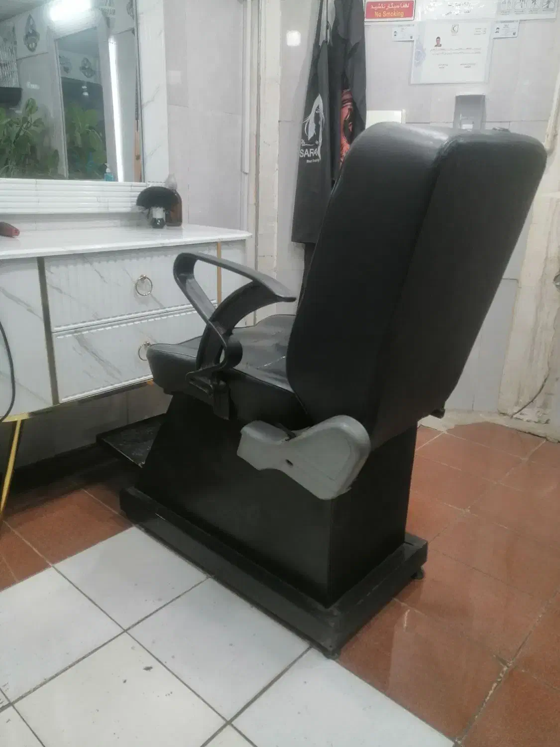 صندلی|آرایشگاه و سالن‌های زیبایی|محمدیه-قزوین, |دیوار