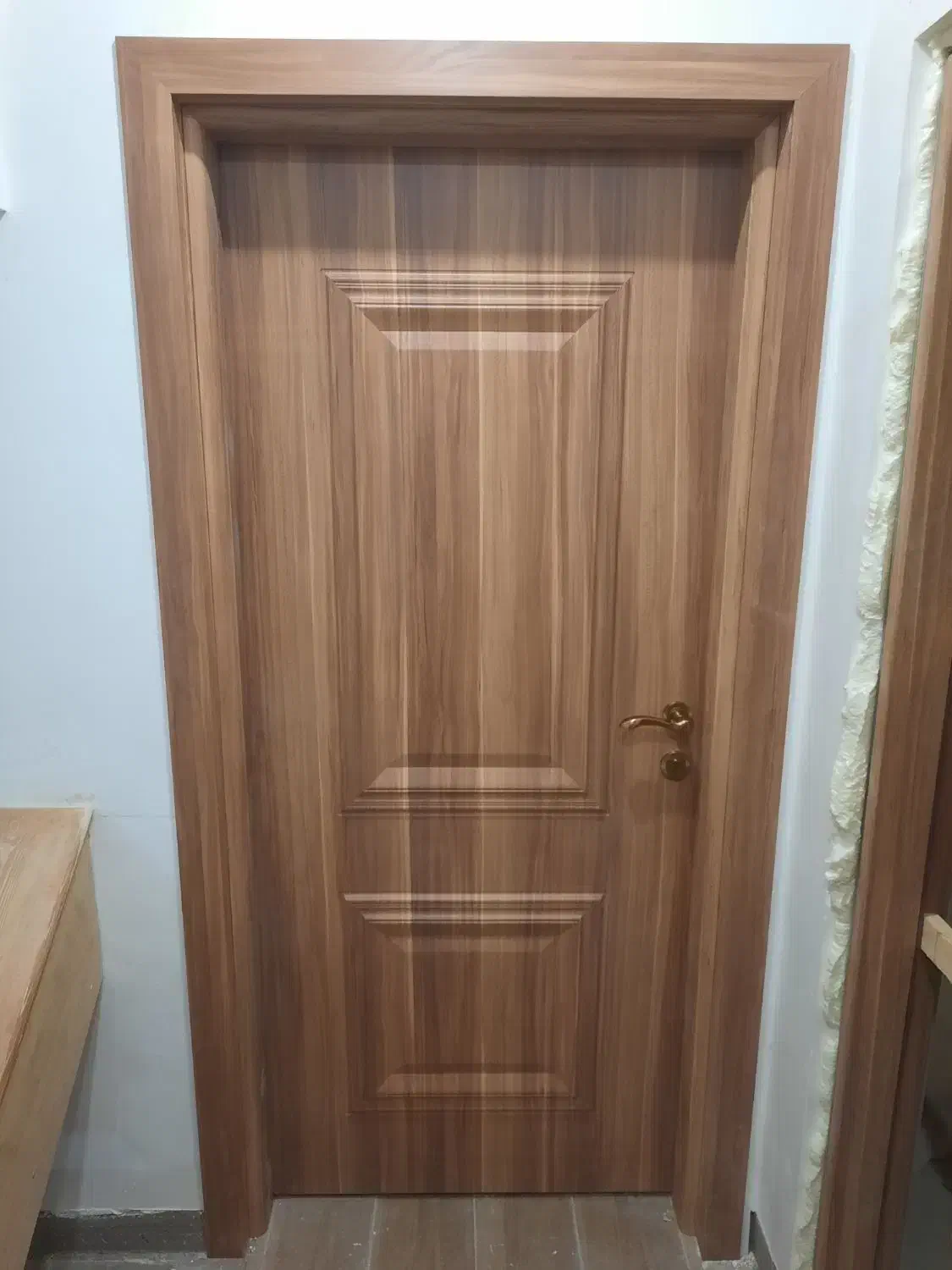 نصاب درب داخلی ساختمان پلی وود و ام دی اف|خدمات پیشه و مهارت|رشت, دیانتی|دیوار