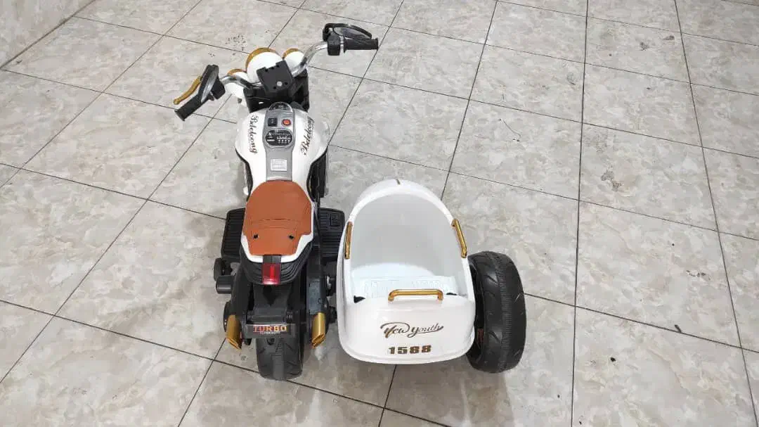 ماشین شاژی تعدای دو نفره  زیبا|اسباب‌بازی بچه|کرج, استاندارد|دیوار