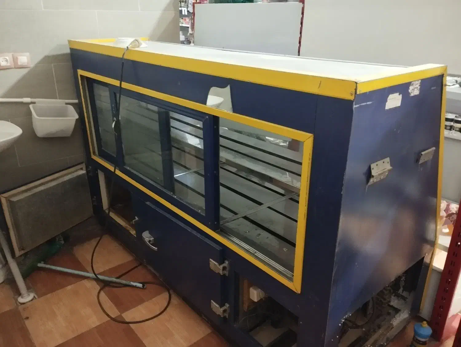 باسلام یک یخچال فروشی دارم چند ساله به کار نزدم|یخچال و فریزر|بم, |دیوار