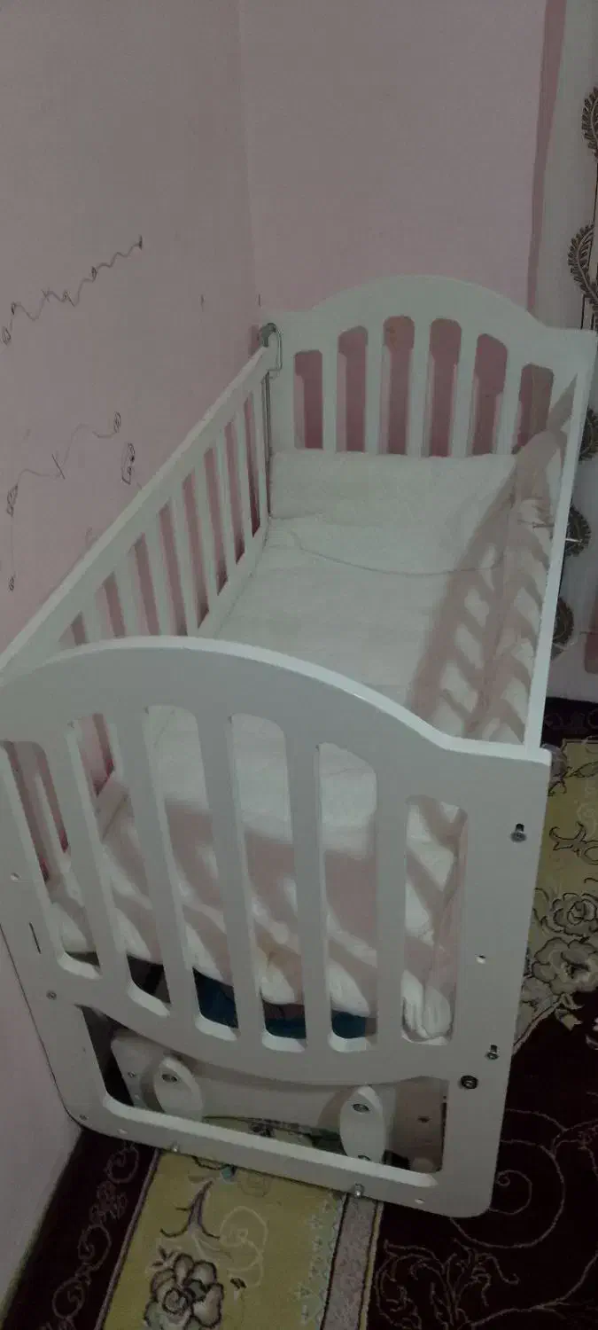 گهواره بچه همراه دوشک|تخت و سرویس خواب|نمشیر, |دیوار