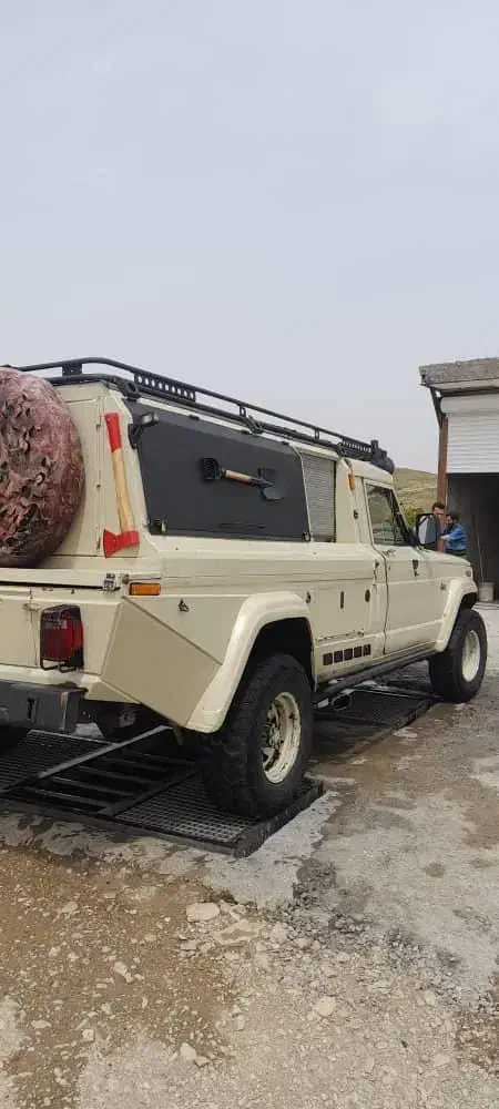 جیپ سیمرغ|خودرو سواری و وانت|اندیشه, اندیشه فاز ۱|دیوار