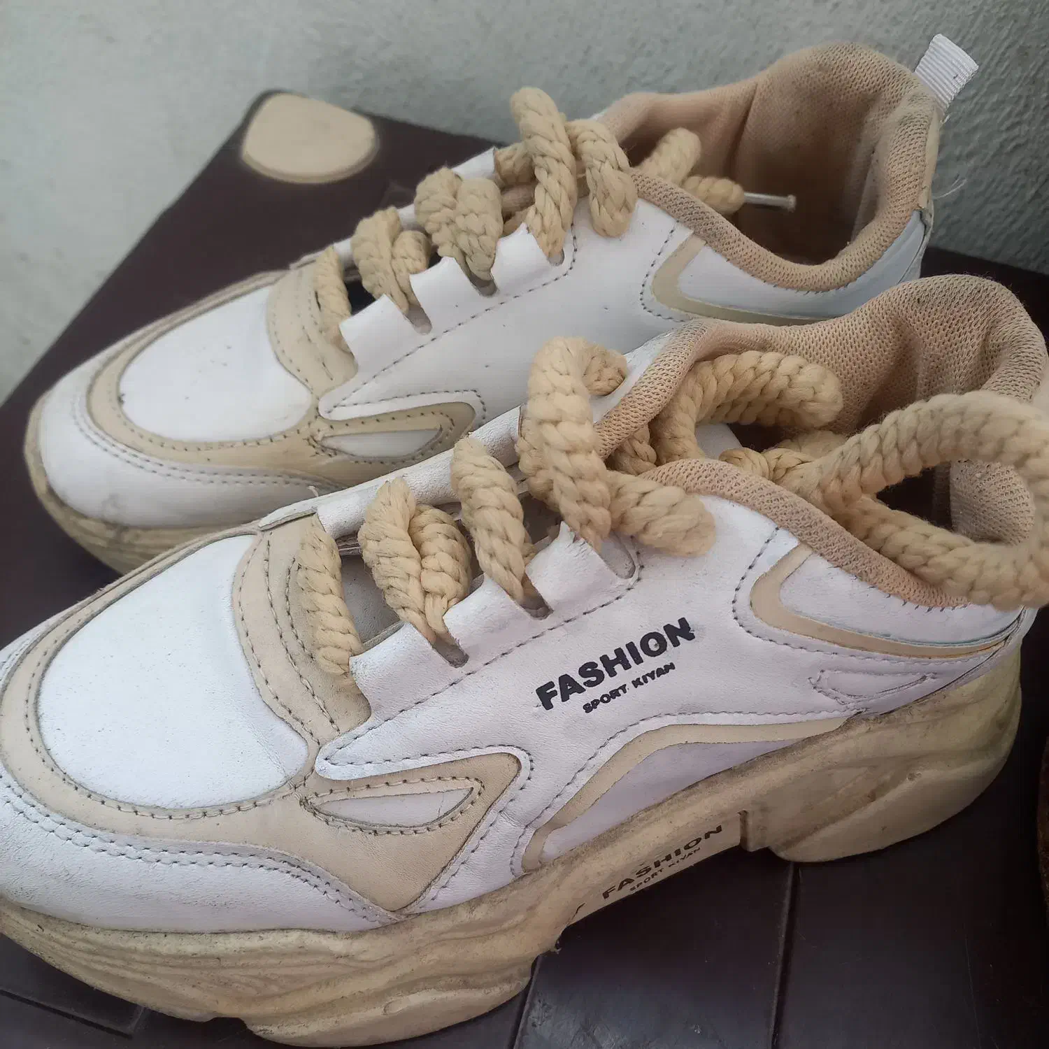 کتانی سایز ۳۸|کیف، کفش، کمربند|لاهیجان, خمیر کلایه|دیوار