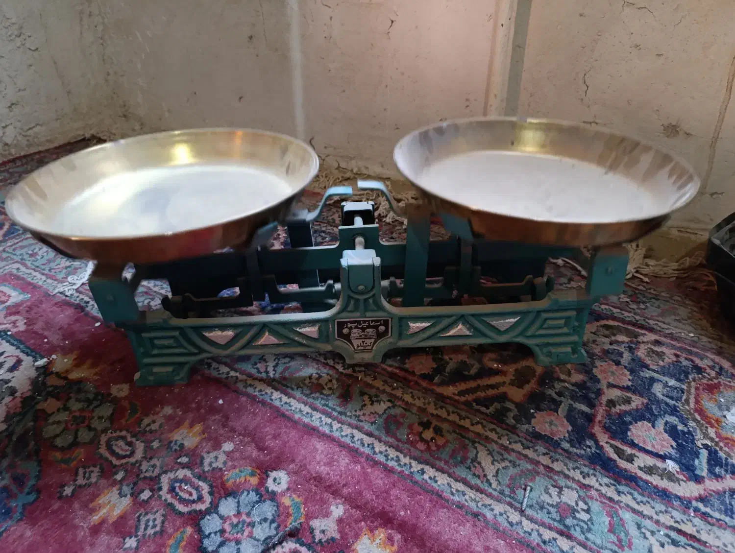 ترازو قدیمی نو|کلکسیون اشیاء عتیقه|آران و بیدگل, |دیوار