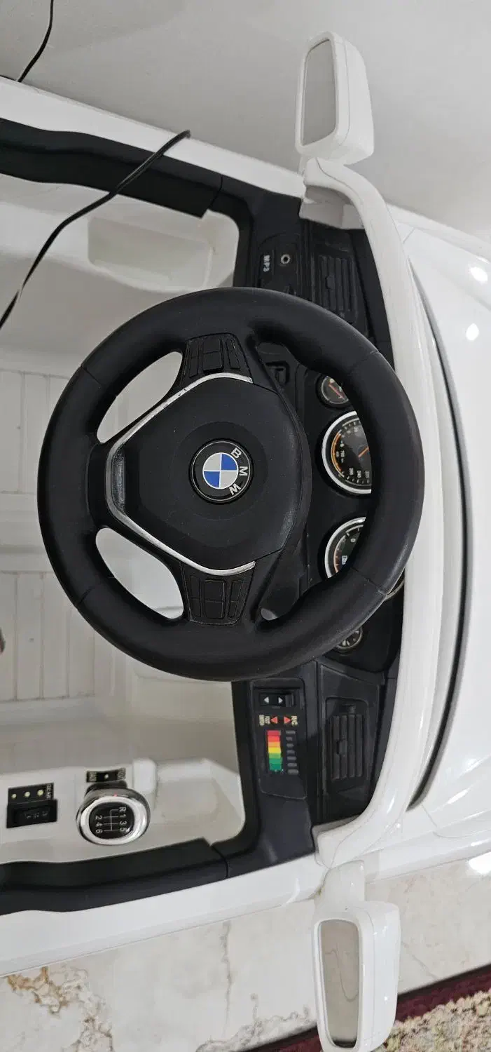 ماشین شارژی BMW دو موتوره سالم و تمییز|اسباب‌‌بازی|رشت, معلم|دیوار