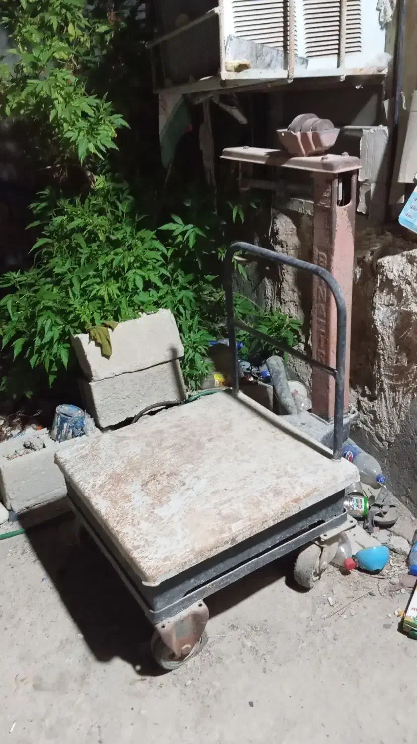 ترازو بزرگ|ابزارآلات|بندر دیر, |دیوار