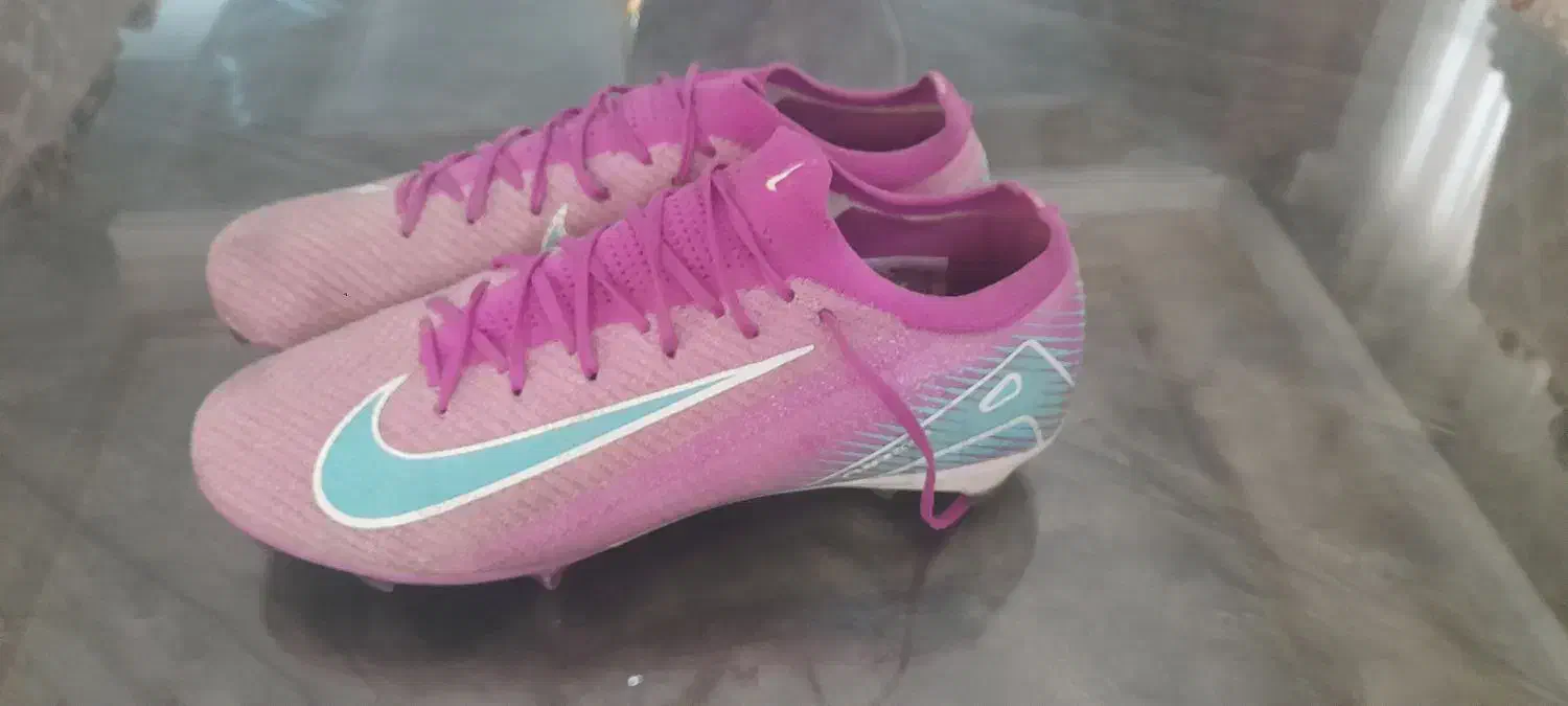 استوک فوتبال نایک ایرزوم|کیف، کفش، کمربند|باغستان, |دیوار