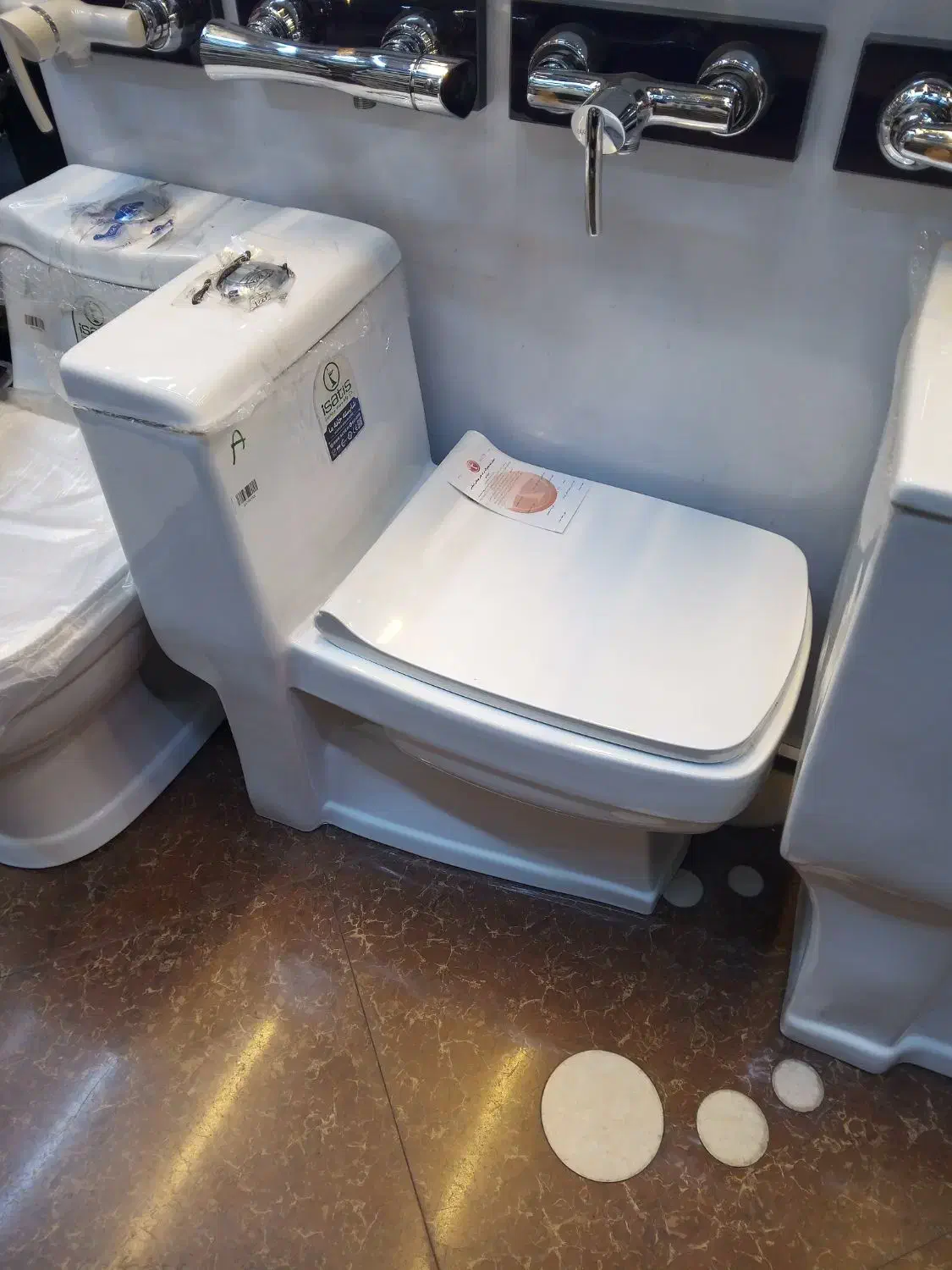 نصب توالت فرنگی و شیرالات|خدمات پیشه و مهارت|فومن, |دیوار