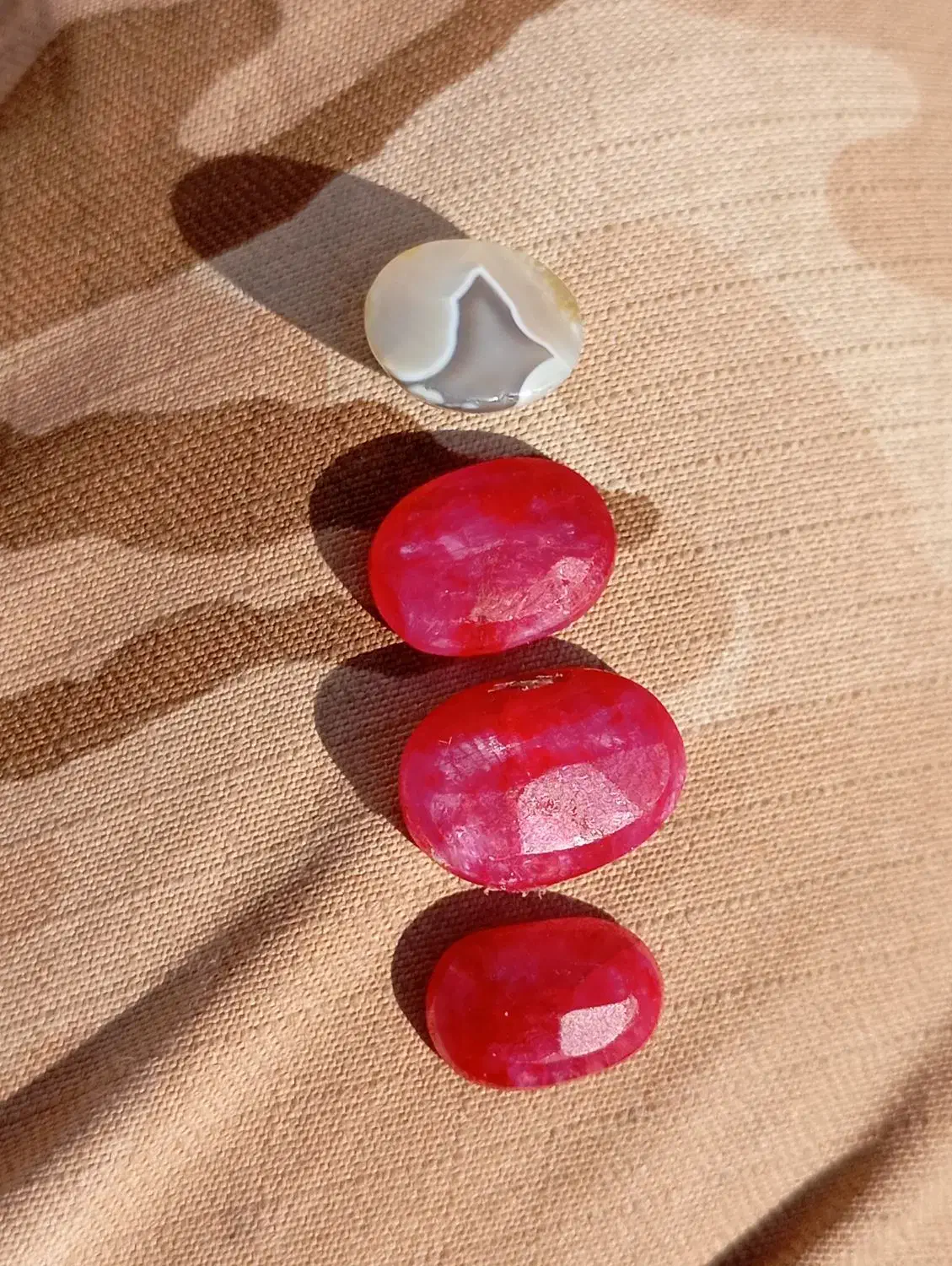 یاقوت معدنی زمرد ذغال دار بابا قوری طبیعی و مهره|جواهرات|زابل, |دیوار