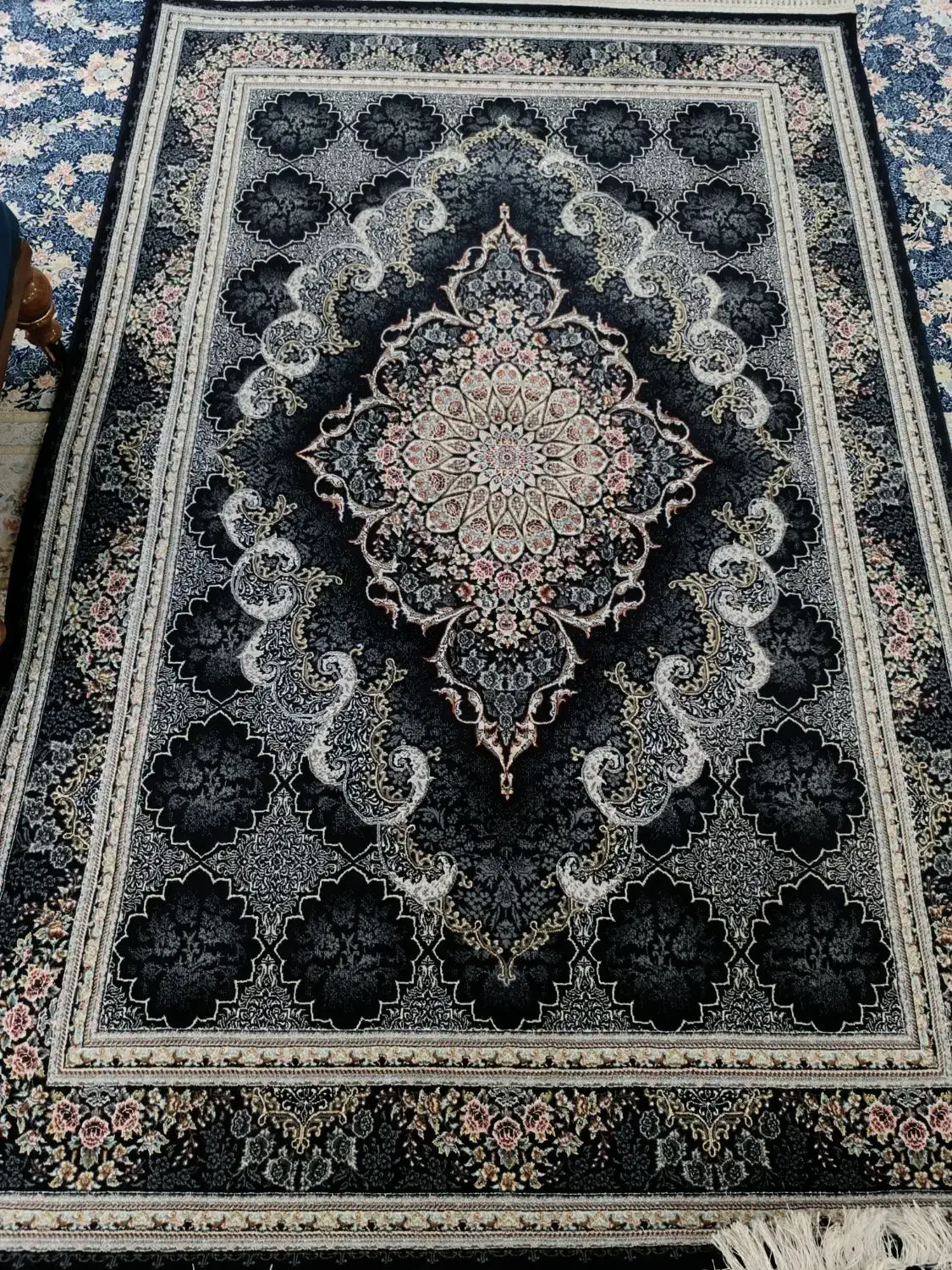 دو عدد فرش ماشینی فانتزی و ساده|فرش|تهران, شهرک گلها (تهرانسر)|دیوار