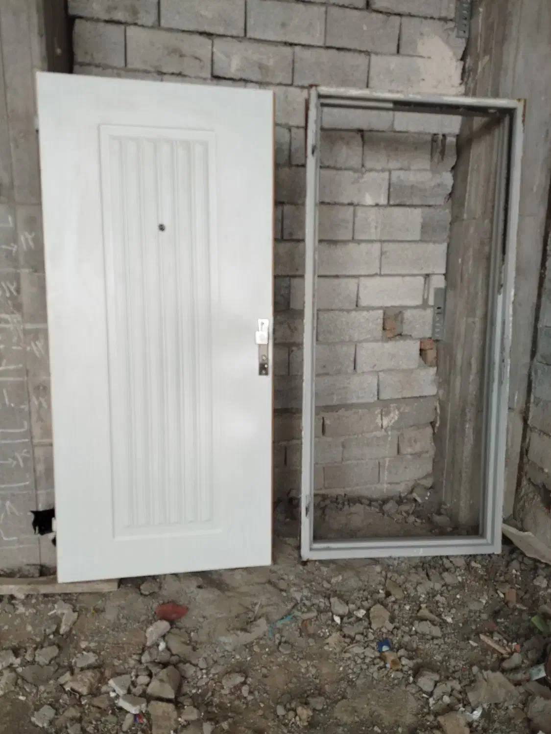 درب ورودی چوبی 2/10 دریک متر|مصالح و تجهیزات ساختمان|اردبیل, |دیوار