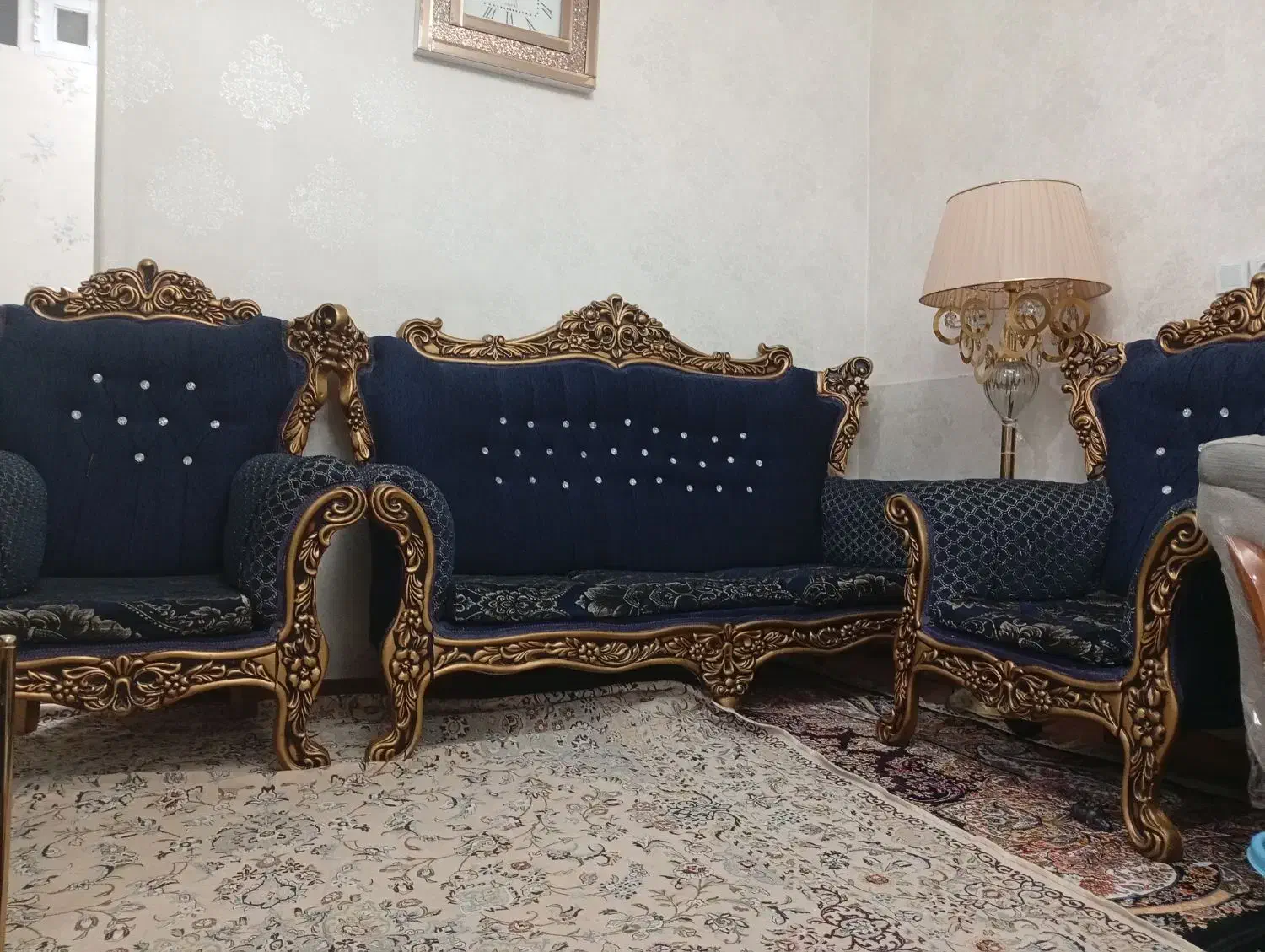 مبل نیمه سلطنتی سرمه ای طلایی|مبلمان خانگی و میز عسلی|نسیمشهر, |دیوار