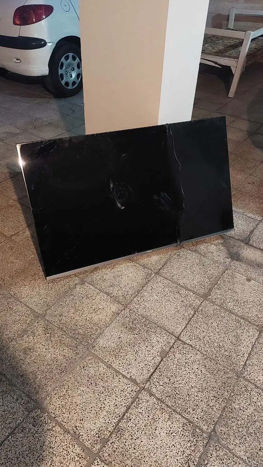 تلویزیون آیوا پنل شکسته|تلویزیون و پروژکتور|اندیشه, اندیشه فاز ۱|دیوار