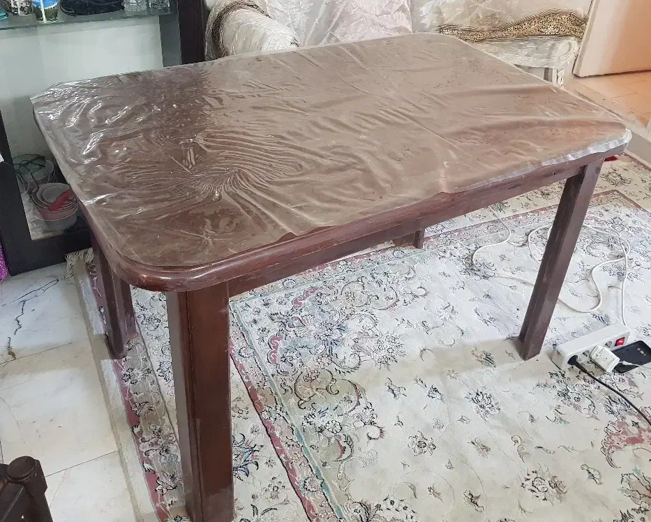 میز ناهار خوری چها ر نفره تمام چوب دوملیون|میز و صندلی غذاخوری|تهران, امام حسین|دیوار