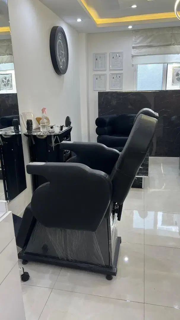 صندلی میکاپ|آرایشگاه و سالنهای زیبایی|رشت, پورسینا|دیوار