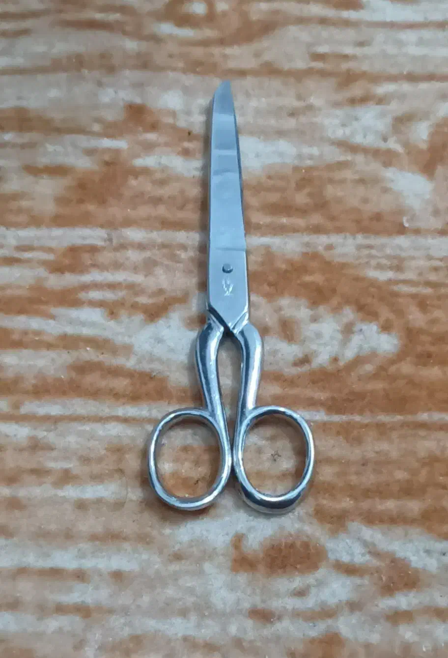 قیچی|لوازم خیاطی و بافتنی|نهاوند, |دیوار