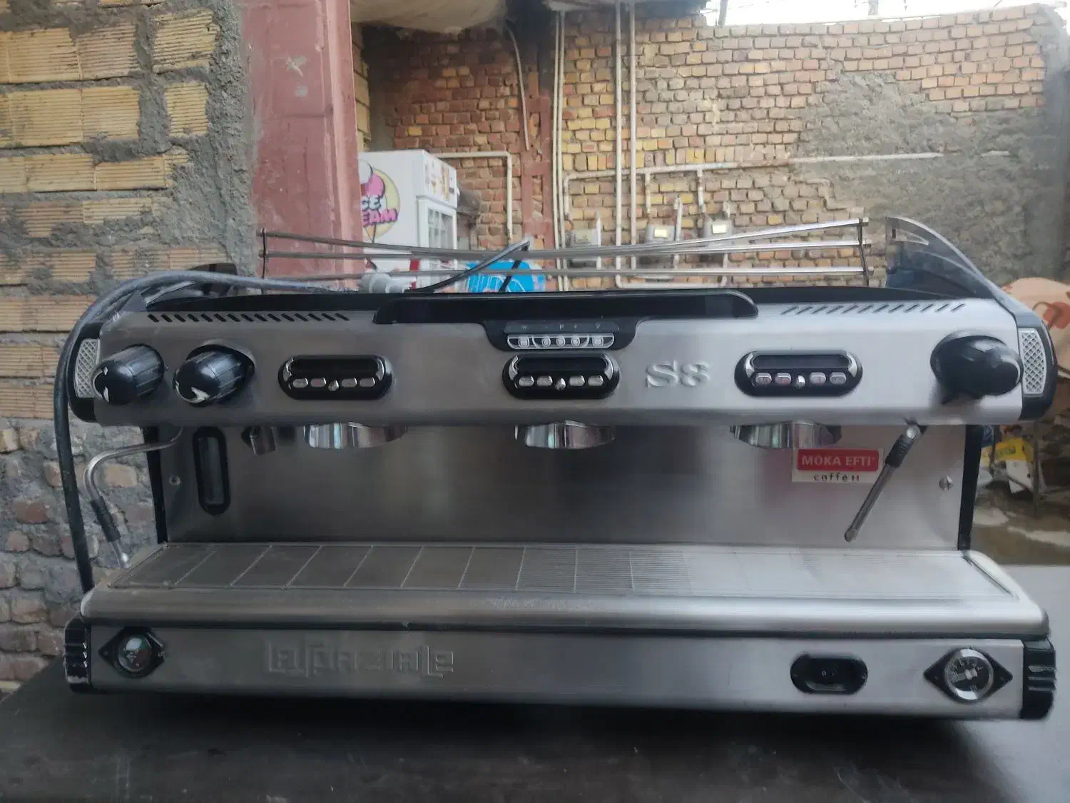 دستگاه لاسپازیاله ۳ گروپ|کافیشاپ و رستوران|صحنه, |دیوار