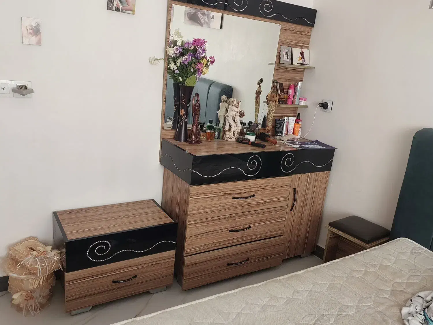 میز ارایش و اینه|مبلمان خانگی و میز عسلی|بابلسر, |دیوار