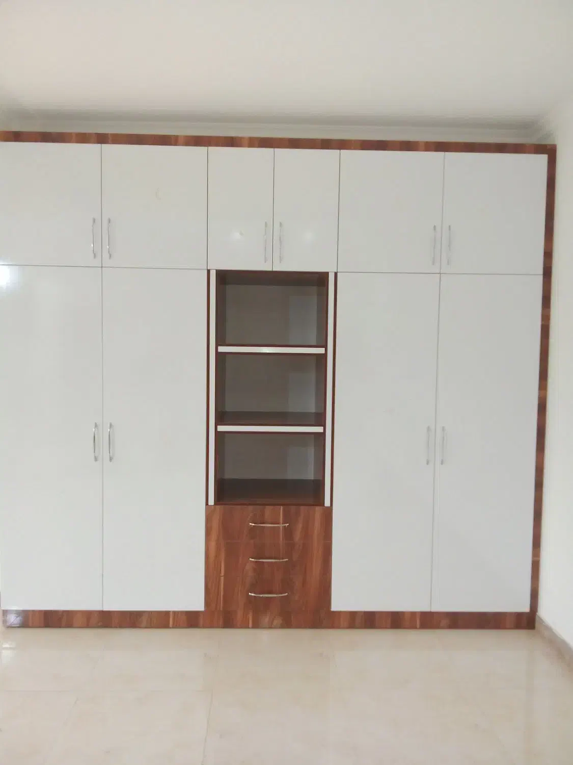 نصب وخورده کاری و تعمیرات کابینت وکمدو...|کتابخانه، شلف، قفسه‌های دیواری|اسلام‌شهر, شهرک مفیدی|دیوار