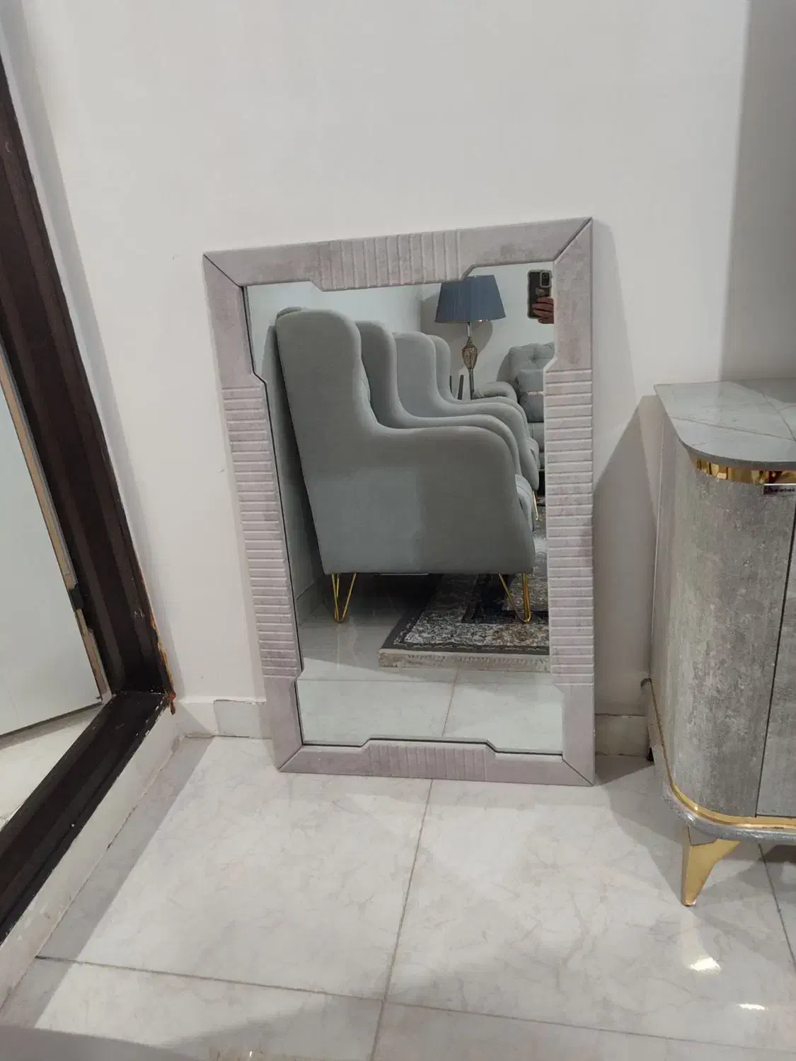 اینه بزرگ|آینه|ارومیه, |دیوار