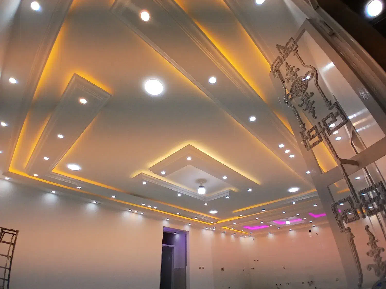 برقکار ساختمان حرفه ایی|خدمات پیشه و مهارت|بروجرد, |دیوار