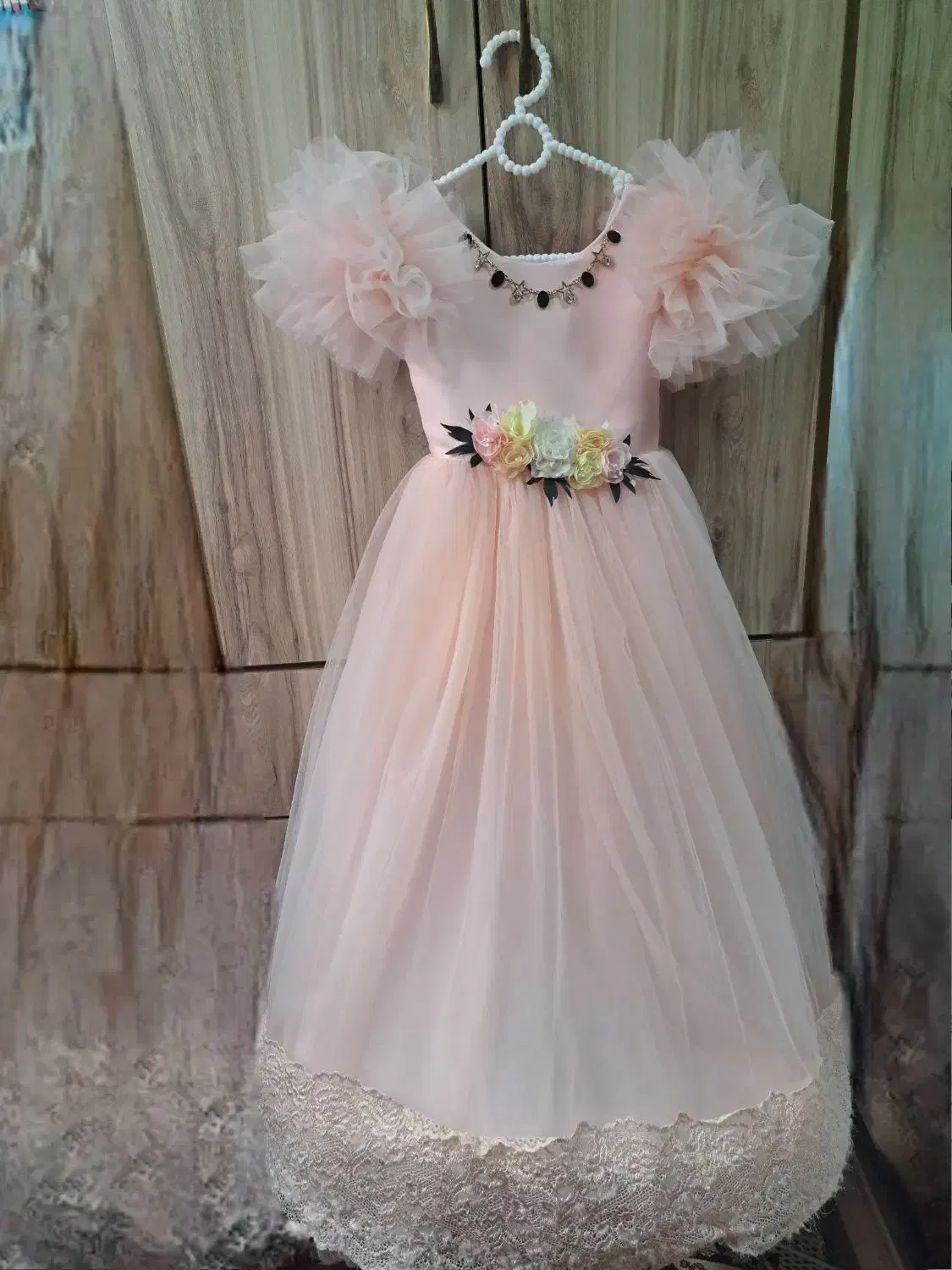 لباس عروس|لباس|اندیشه, اندیشه فاز ۱|دیوار