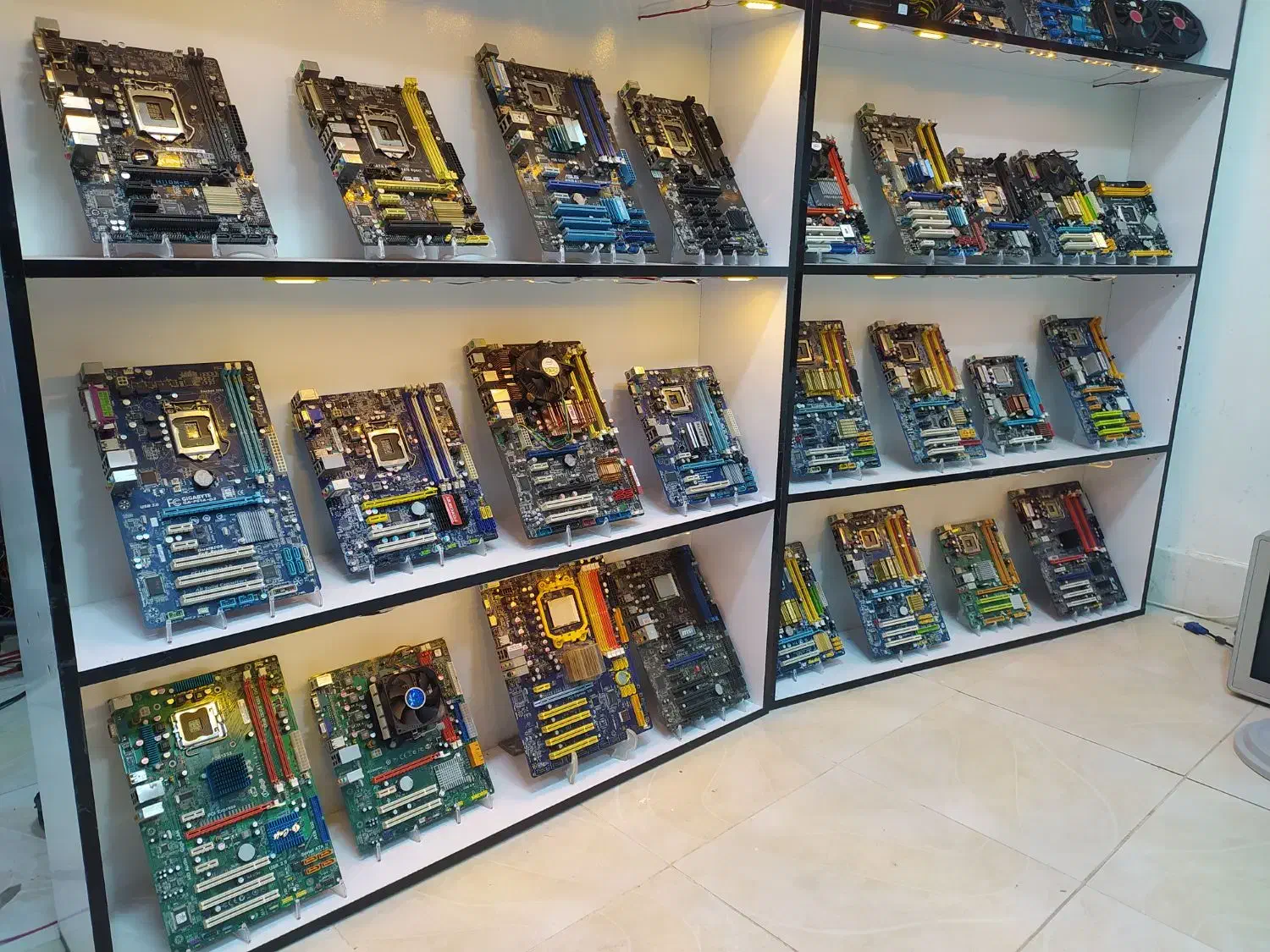 انواع گرافیک و مادربورد DDR2 DDR3|قطعات و لوازم جانبی رایانه|بیرجند, |دیوار