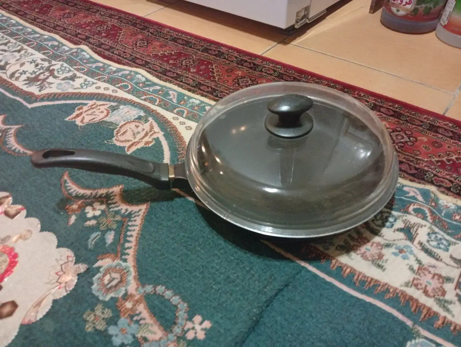 ماهیتابه|ظروف پخت‌وپز|فردیس, فردیس|دیوار