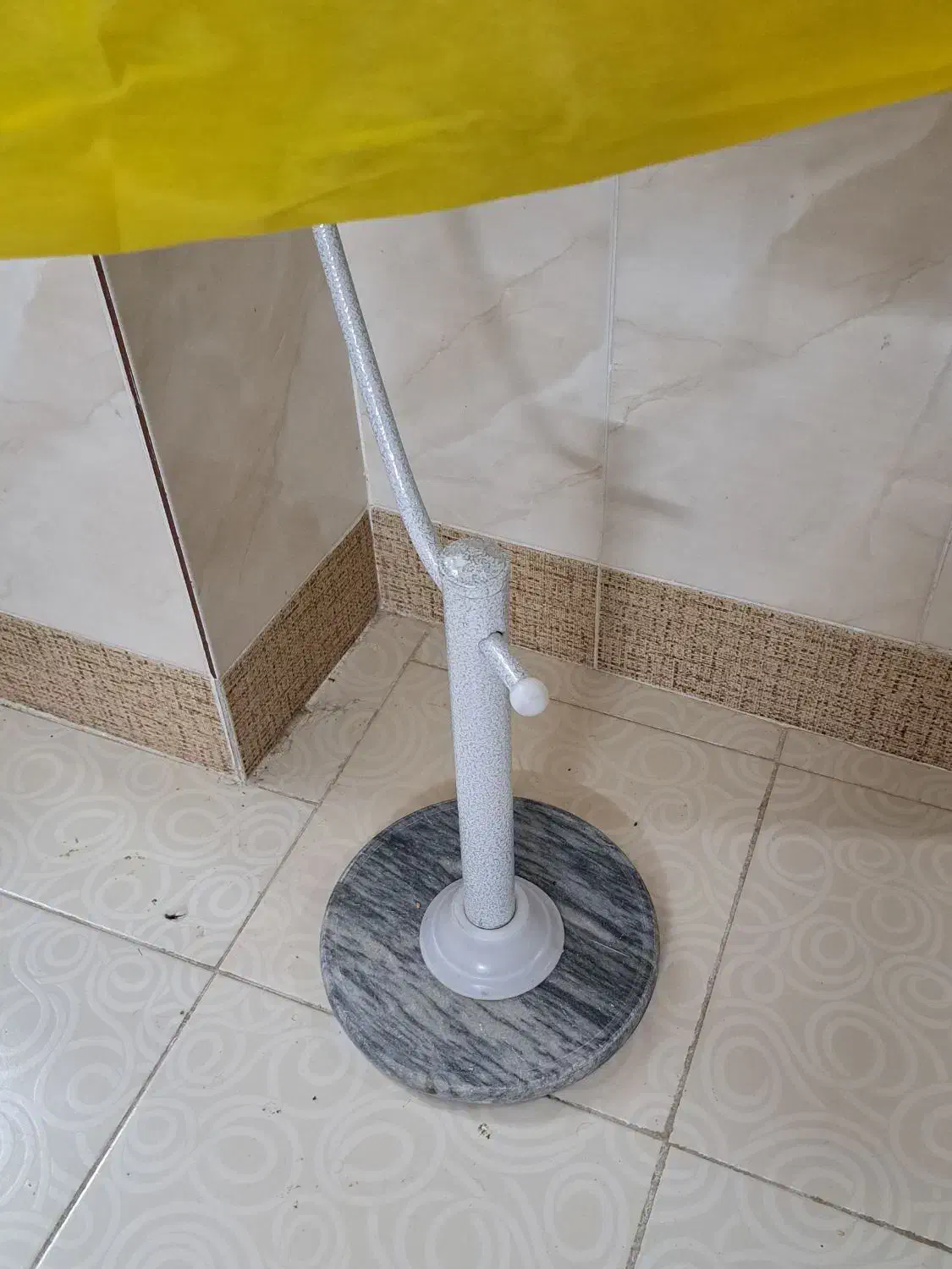 عروس سخنگو|پرنده|گرگان, |دیوار