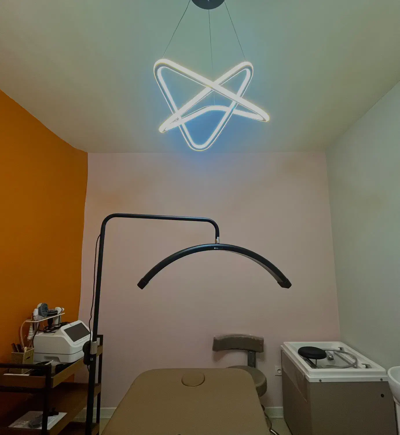 سرشور پرتابل|آرایشگاه و سالن‌های زیبایی|تهران, نیاوران|دیوار