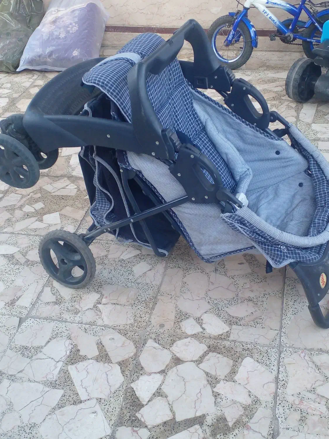 سلام یک عدد کریره وکالسکه فوری فروش|اسباب و اثاث بچه|گوراب زرمیخ, |دیوار