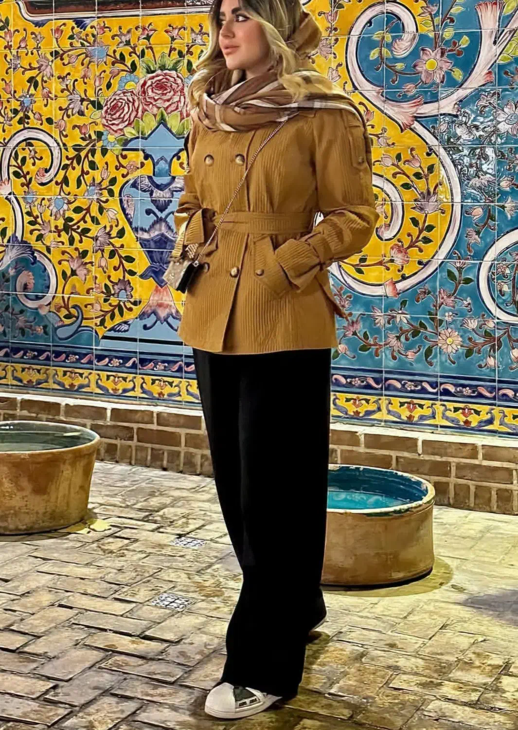 بارونی آستردار مزونی نو|لباس|ری, دیلمان|دیوار