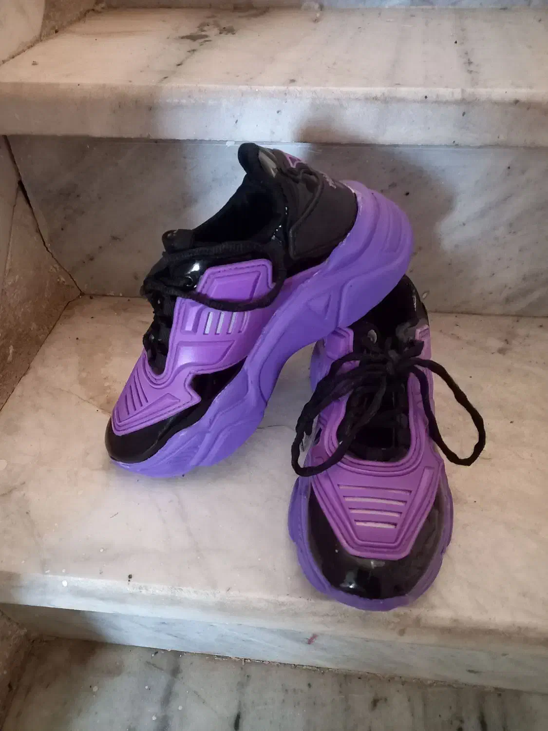 کتونی|کیف، کفش، کمربند|الوند, |دیوار