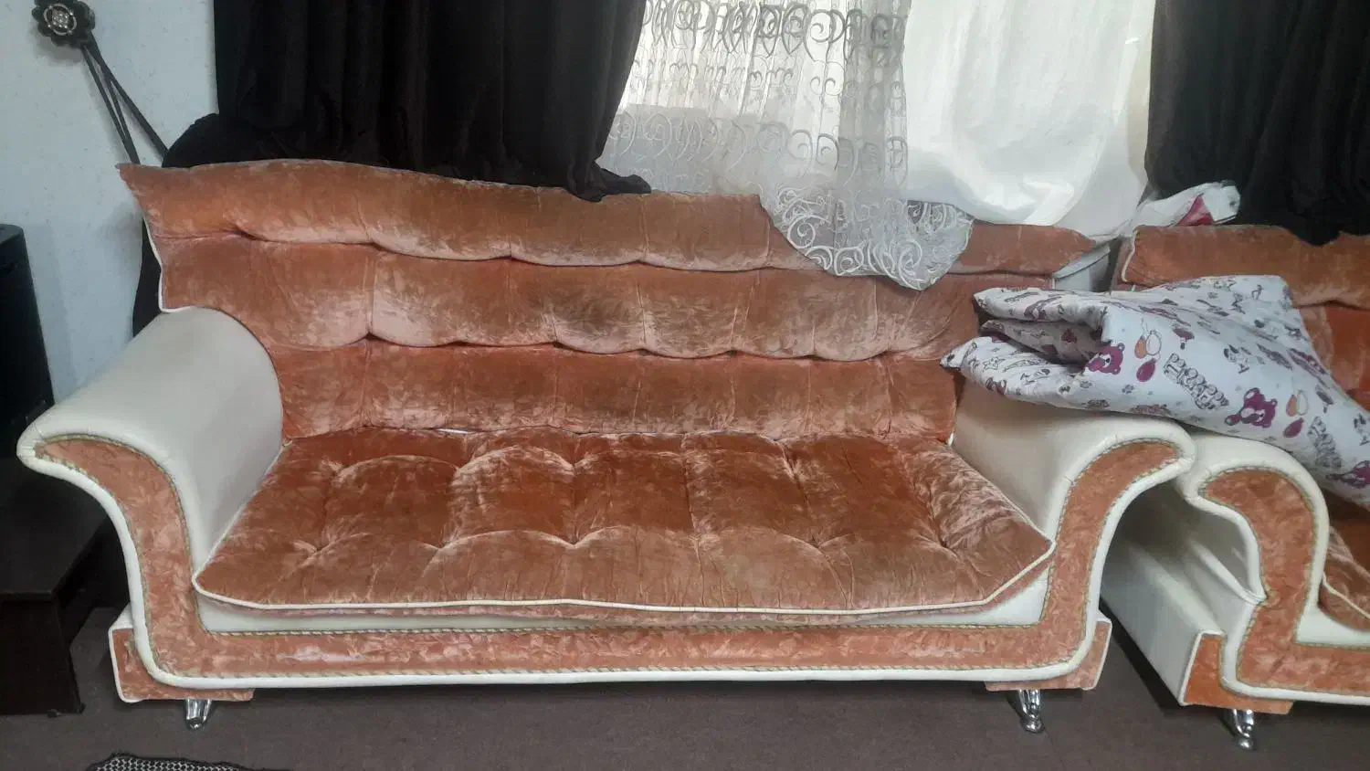 مبل۷نفره|مبلمان خانگی و میز عسلی|رشت, فرزانه|دیوار