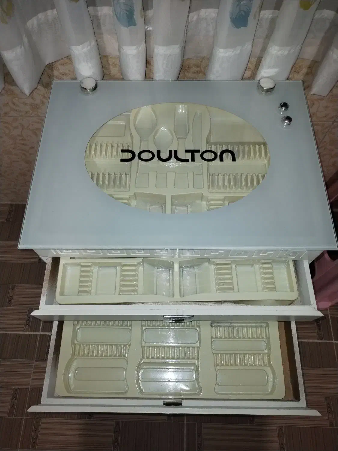 کنسول قاشق و چنگال چوبی|بوفه، ویترین، کنسول|تربتحیدریه, پائین ولایت|دیوار