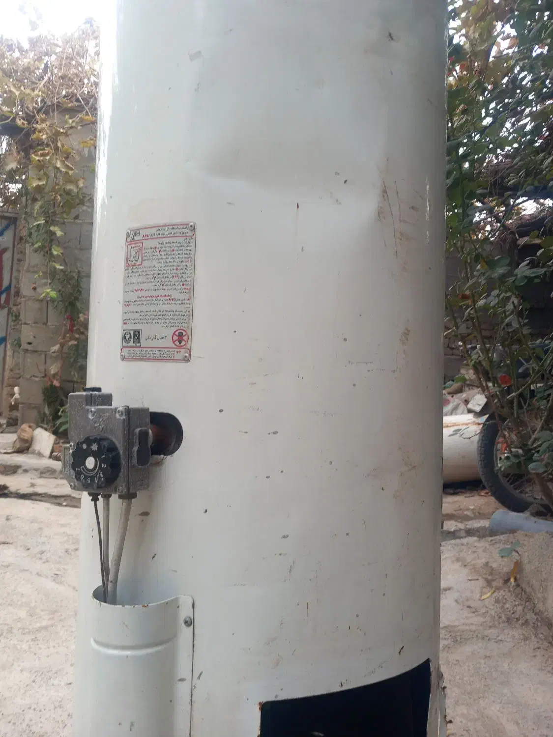 آبگرمکن قدی ایستاده بدون هیچ سوراخی و ایرادی|آبگرمکن، پکیج، شوفاژ|گرگان, |دیوار