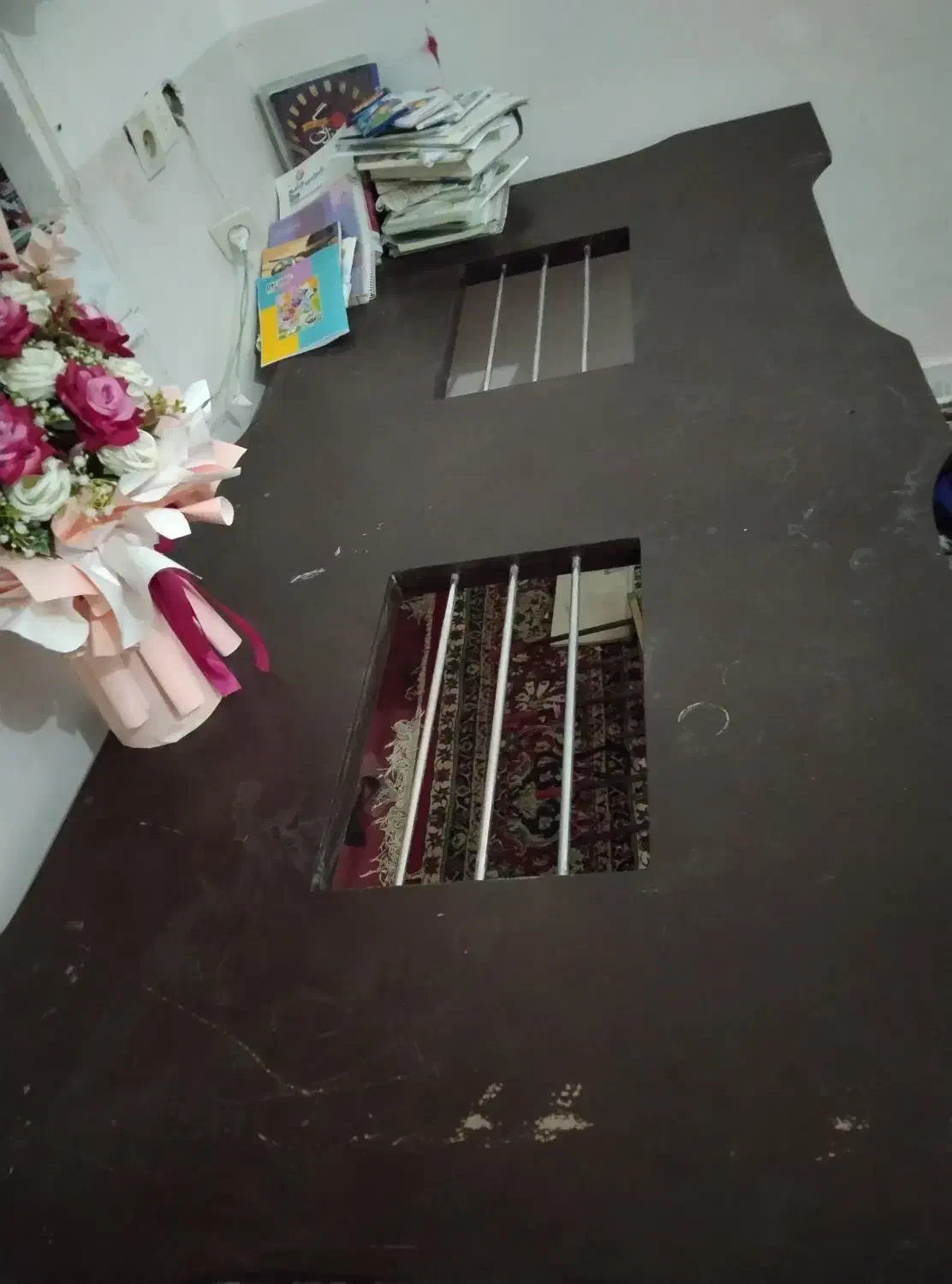 میز چوبی بزرگ|میز و صندلی غذاخوری|زابل, |دیوار