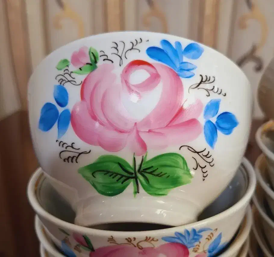 ۱۱ عدد کاسه‌آبگوشت‌خوری گل‌سیب روسی قدیمی|کلکسیون اشیاء عتیقه|رشت, دباغیان|دیوار