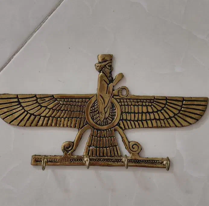 جاکلیدی برنز|مجسمه، تندیس، ماکت|قم, بنیاد|دیوار