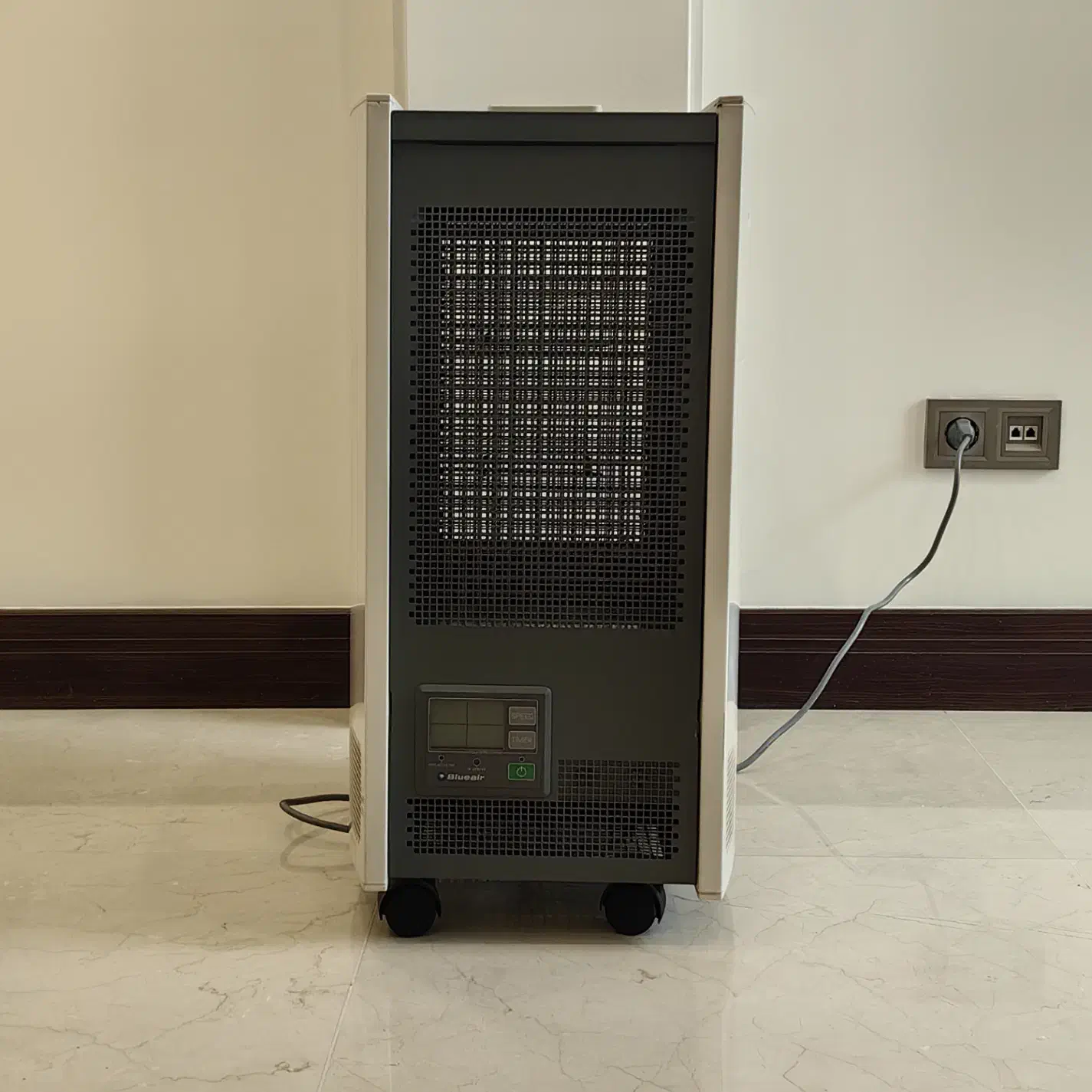 تصفیه هوا بلوایر (Blueair) 650E + فیلتر آکبند|پنکه و تصفیهکنندهٔ هوا|تهران, امانیه|دیوار