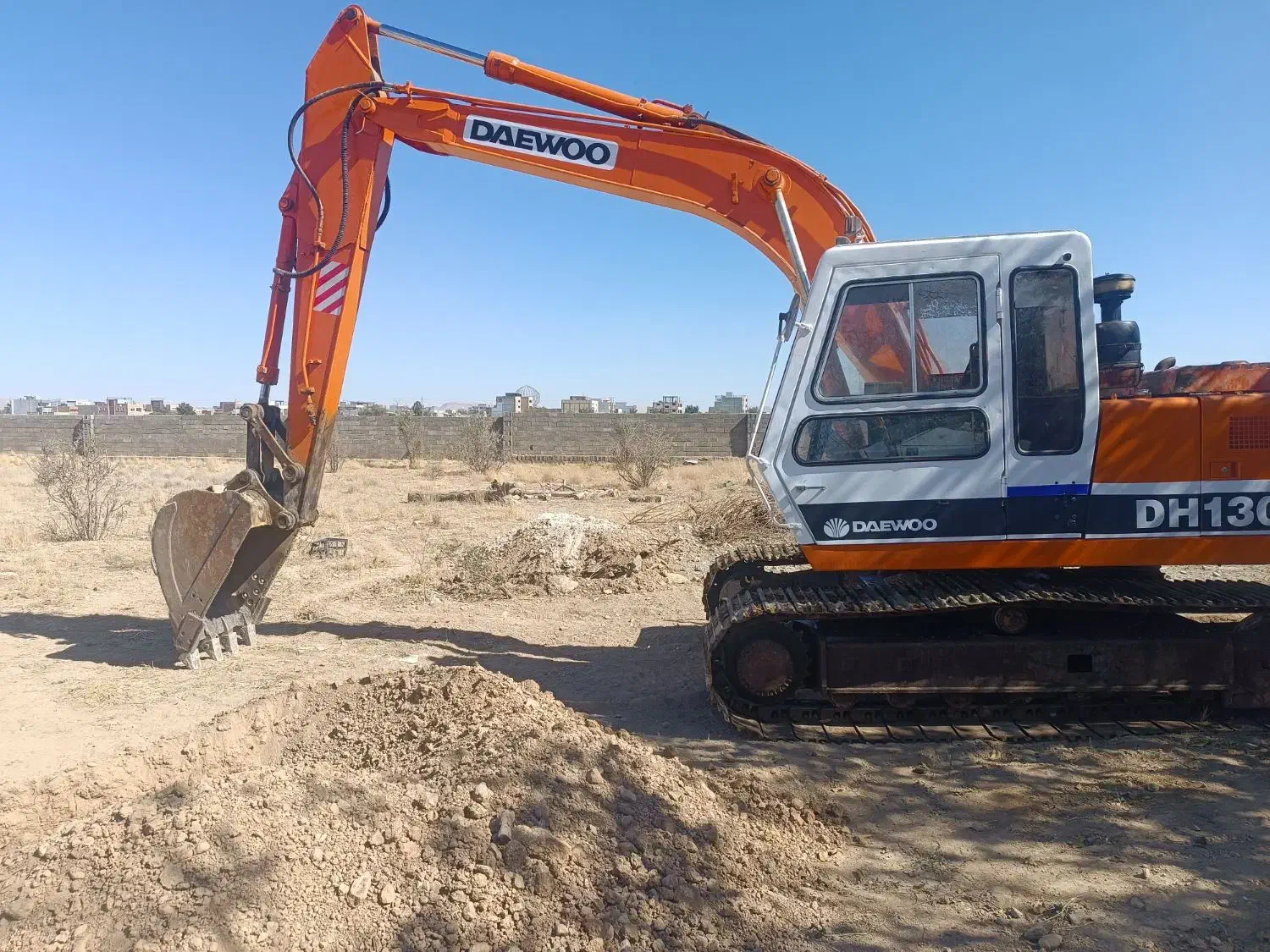 بیل دوو مدل 73سایز130معاوضه باسواری لودر کمپرسی|خودرو سنگین|مبارکه, |دیوار