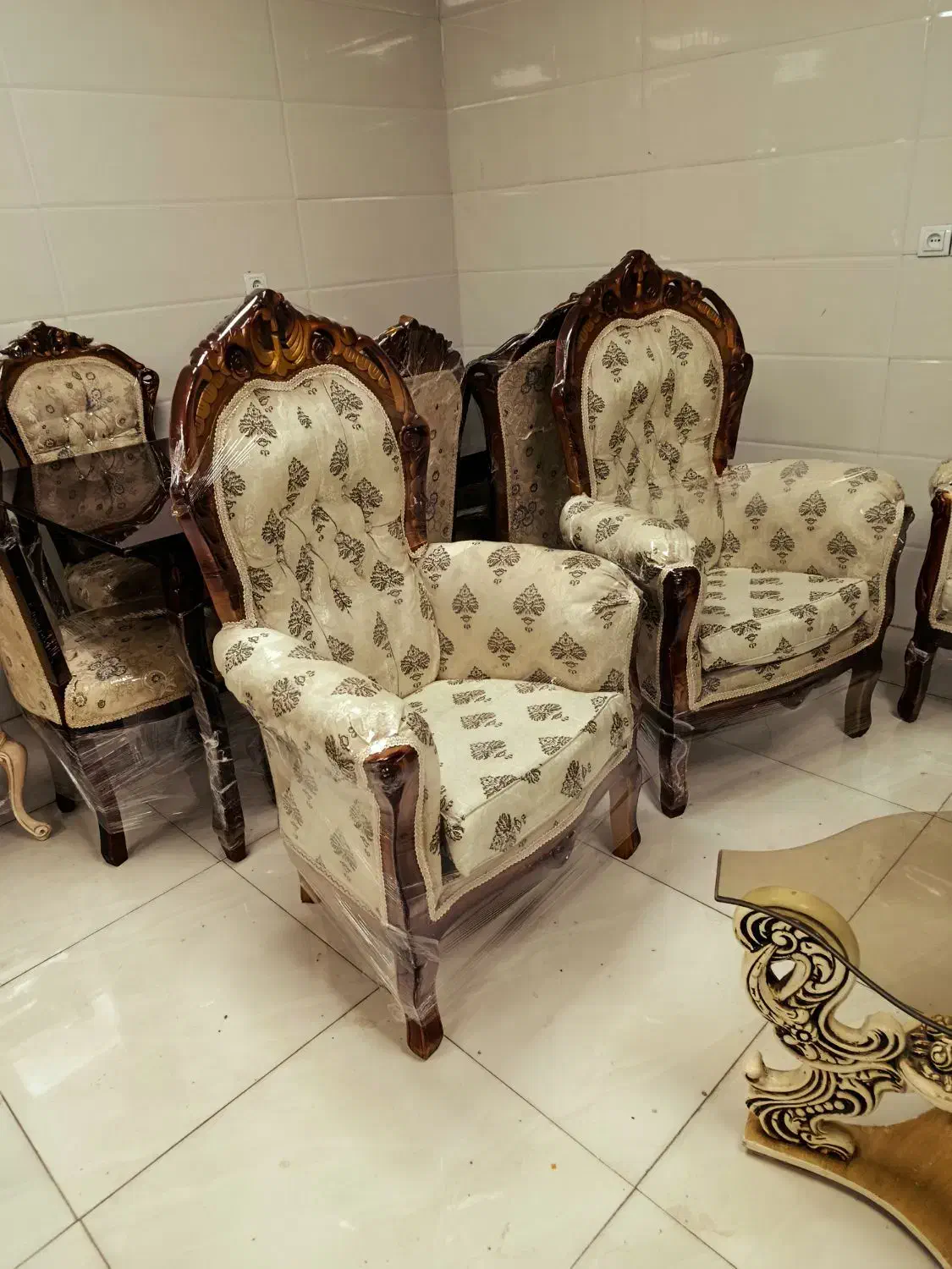 مبلمان امپراطور 7نفره و میز غذاخوری ۶نفره|مبلمان خانگی و میز عسلی|کرج, شهرک فهمیده|دیوار