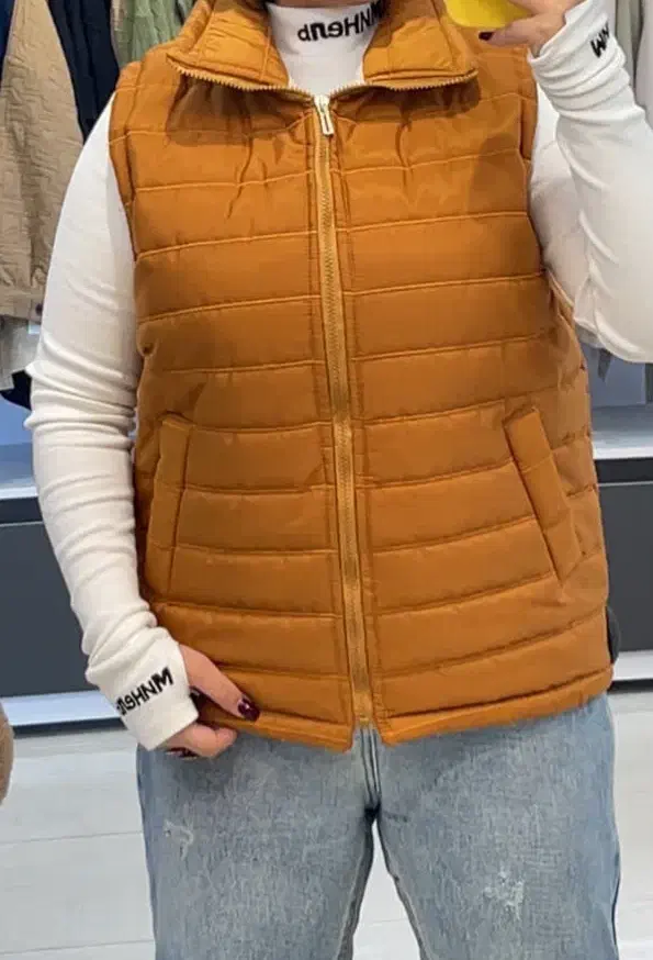 پافر رنگی آستردار|لباس|کاشان, پا نخل|دیوار