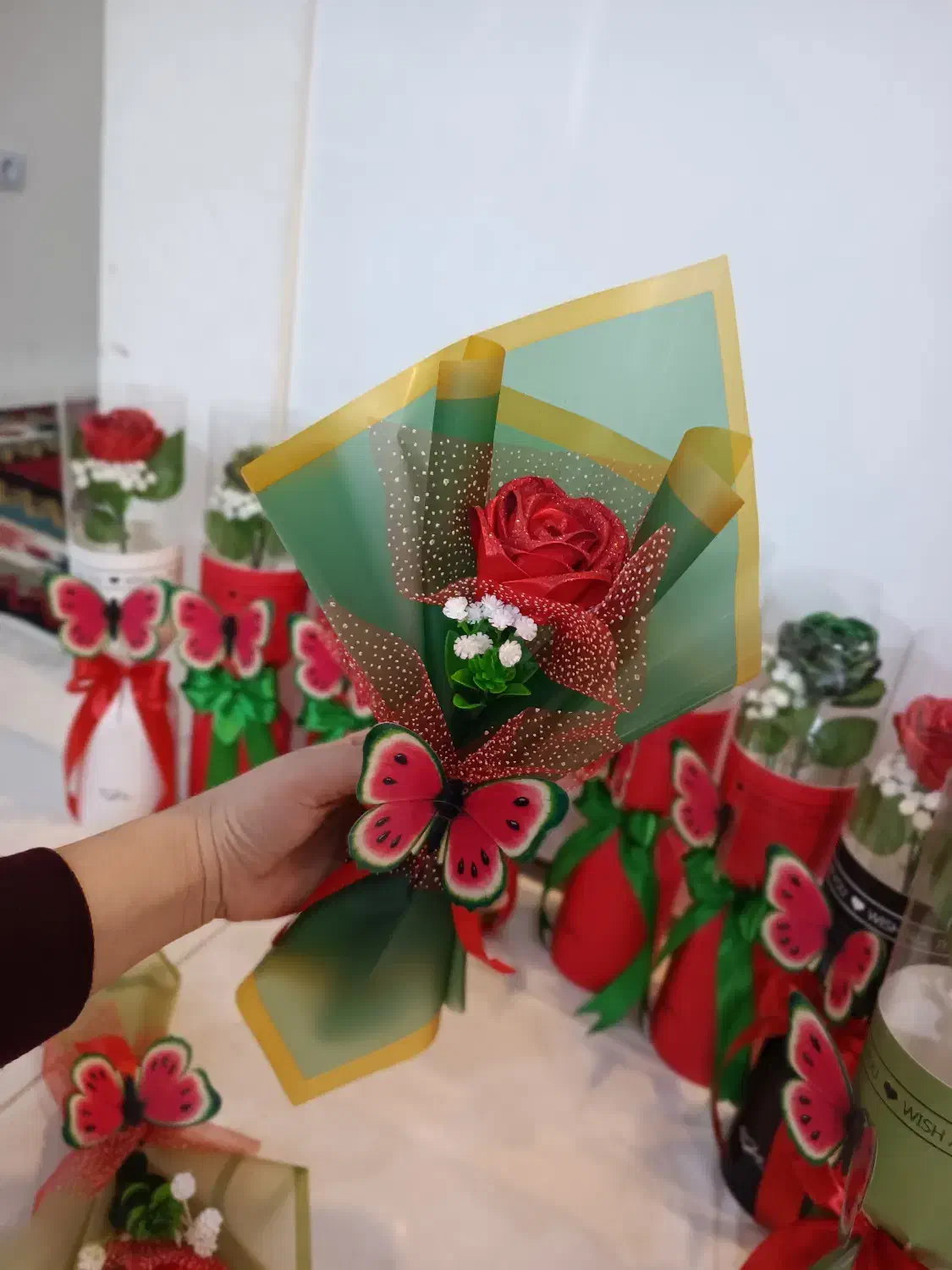 تک شاخه رز روبانی طرح یلدایی تک و عمده|گل مصنوعی|شیراز, محراب|دیوار